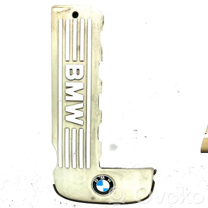 Engine cover (decorative trim)