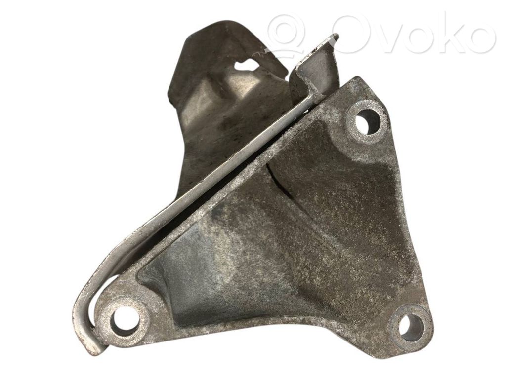 Dzinēja nostiprināšanas stiprinājums-kronšteins