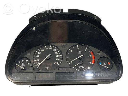 Speedometer (in the instrument panel)