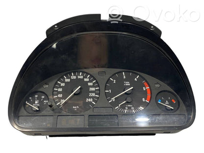 Speedometer (in the instrument panel)