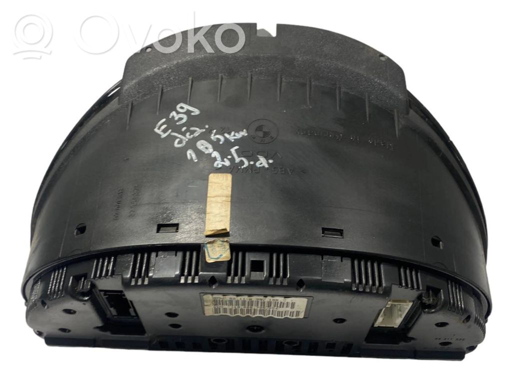 Speedometer (in the instrument panel)