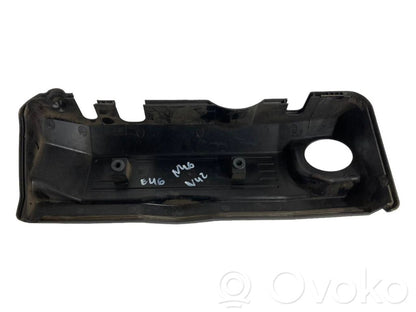 Engine cover (decorative trim)