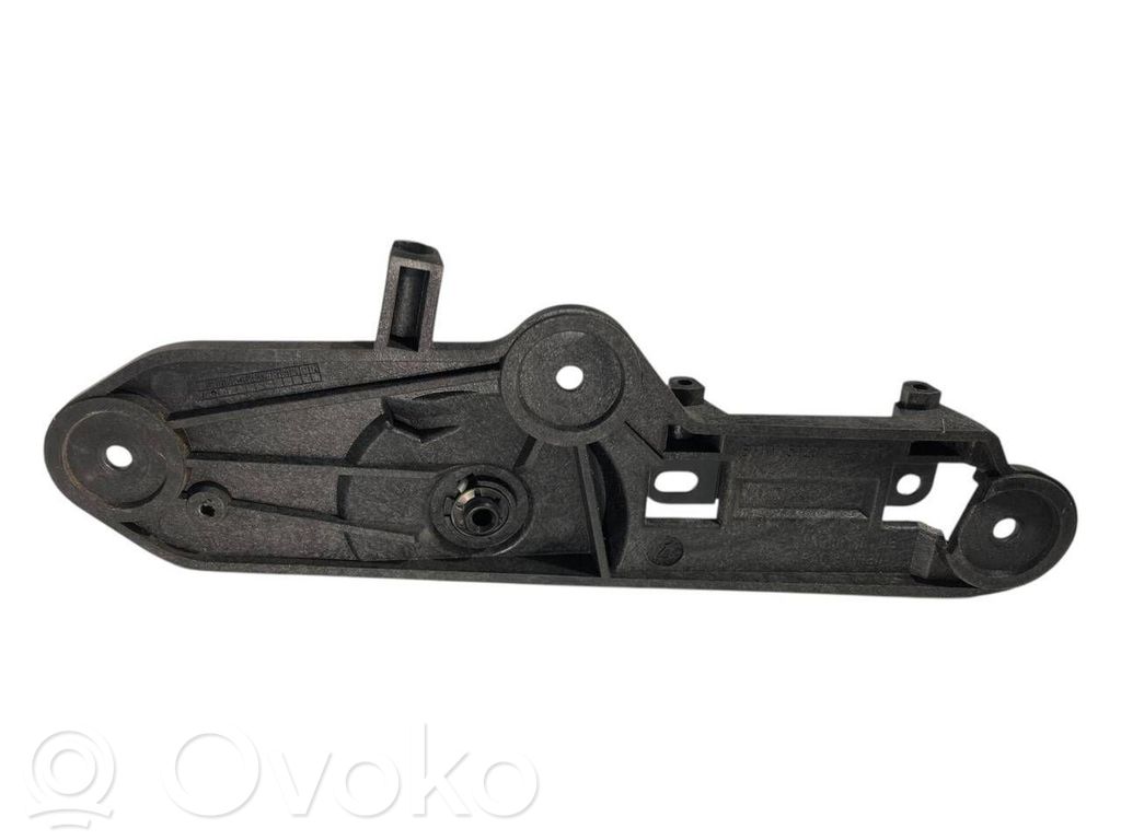 Dzinēja pārsega attaisīšanas rokturītis