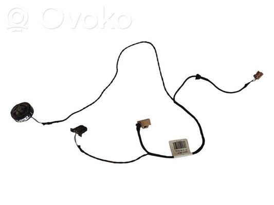 Aizmugurējo durvju vadu instalācija