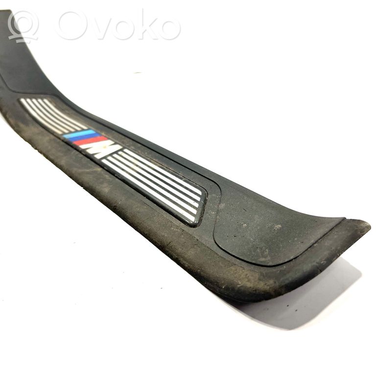 Aizmugurējā sliekšņa dekoratīvā apdare (iekšējā)