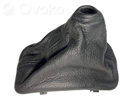 Ātrumu pārslēgšanas sviras dekoratīvā apdare (āda, uzgalis)