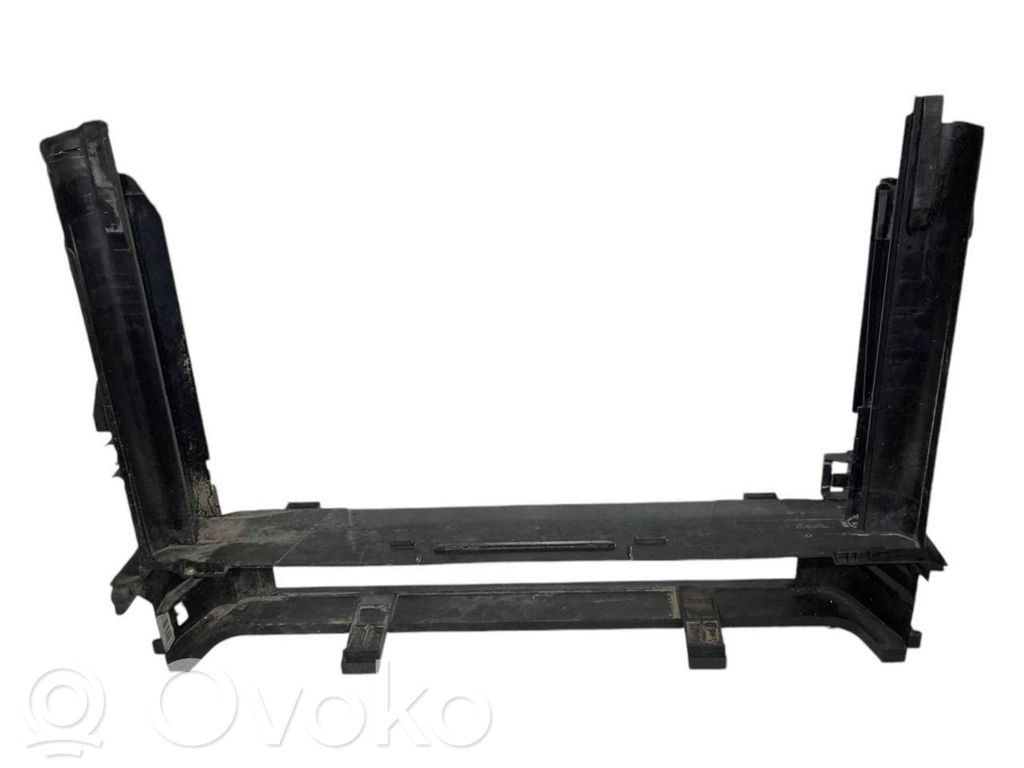 Нижняя часть радиаторной панели (телевизора)