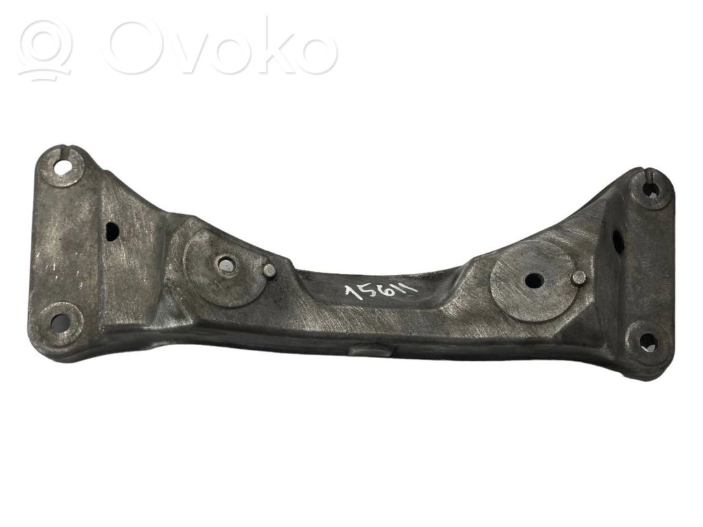 Pārnesumkārbas stiprinājuma kronšteins