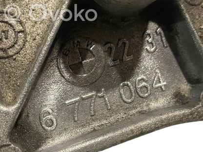 Transmission mounting bracket
