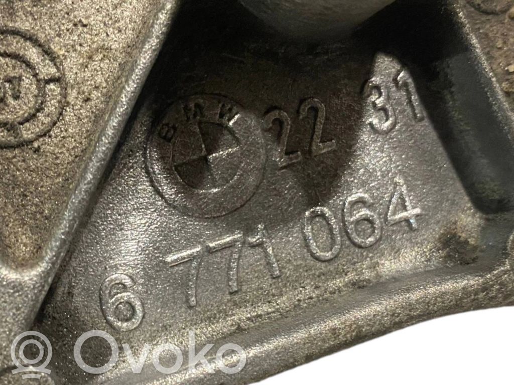 Pārnesumkārbas stiprinājuma kronšteins