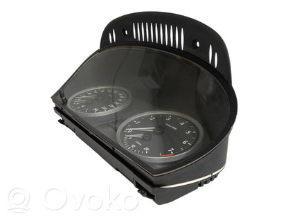 Speedometer (in the instrument panel)