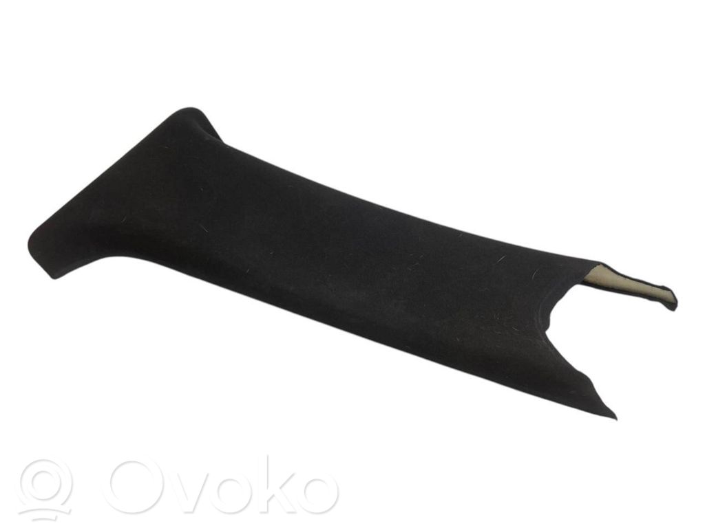 (C) statņa dekoratīvā apdare