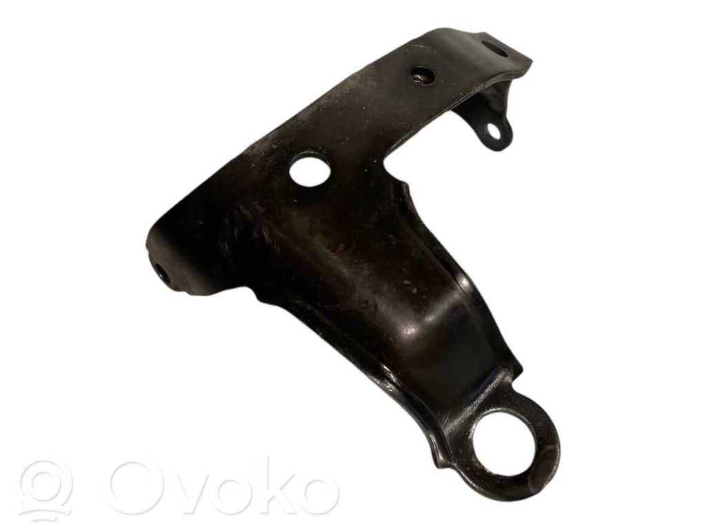 Cita veida dzinēja nodalījuma detaļa