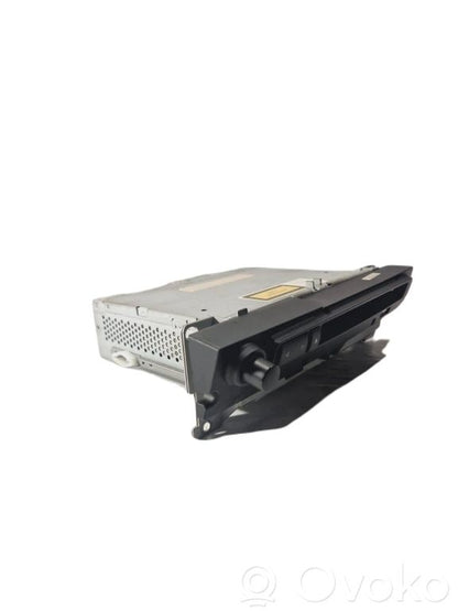 Радио / CD/DVD-плеер / навигация