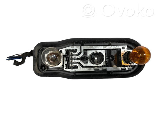 Aizmugures spuldzes vāka turētājs