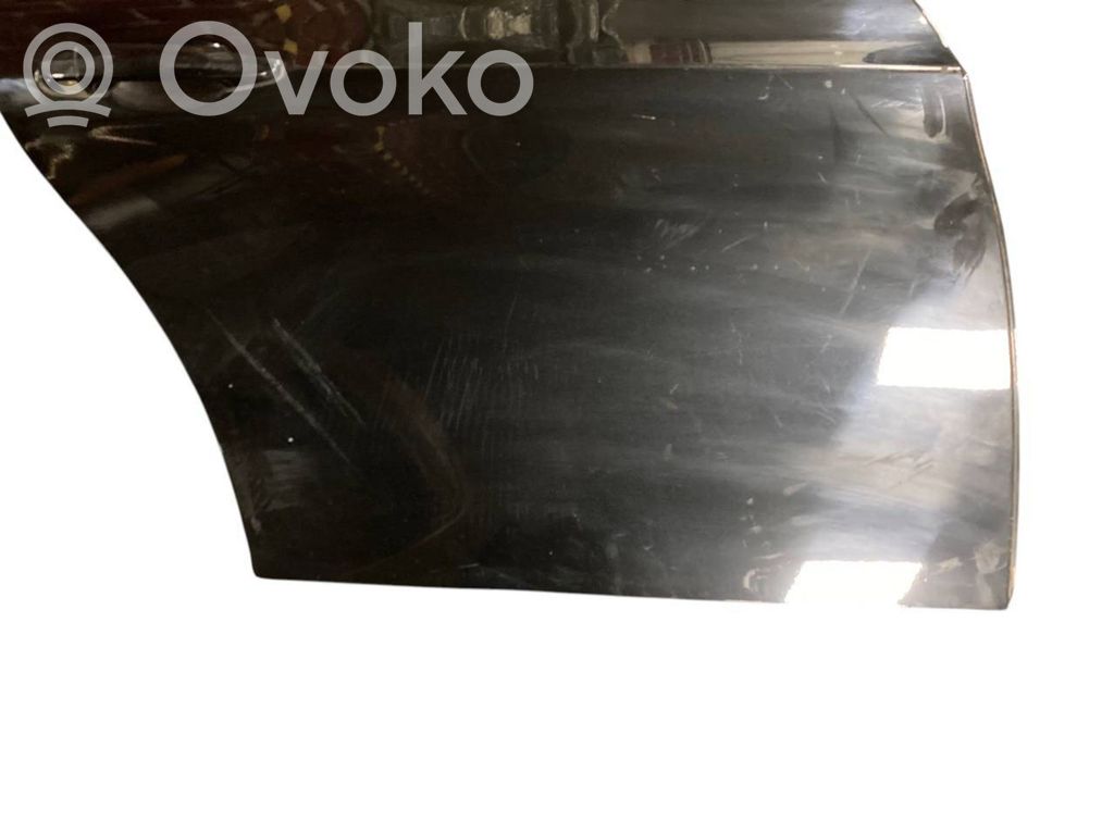 Aizmugurējās durvis