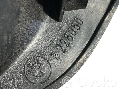 Internal opening handle