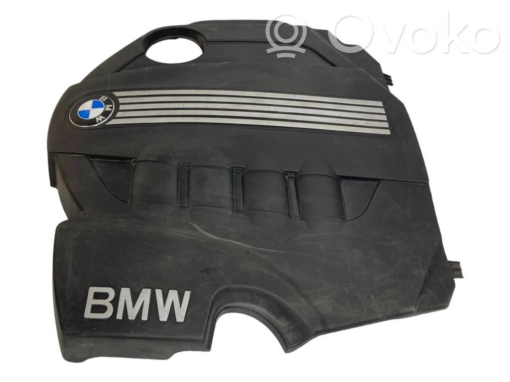 Dzinēja pārsegs (dekoratīva apdare)