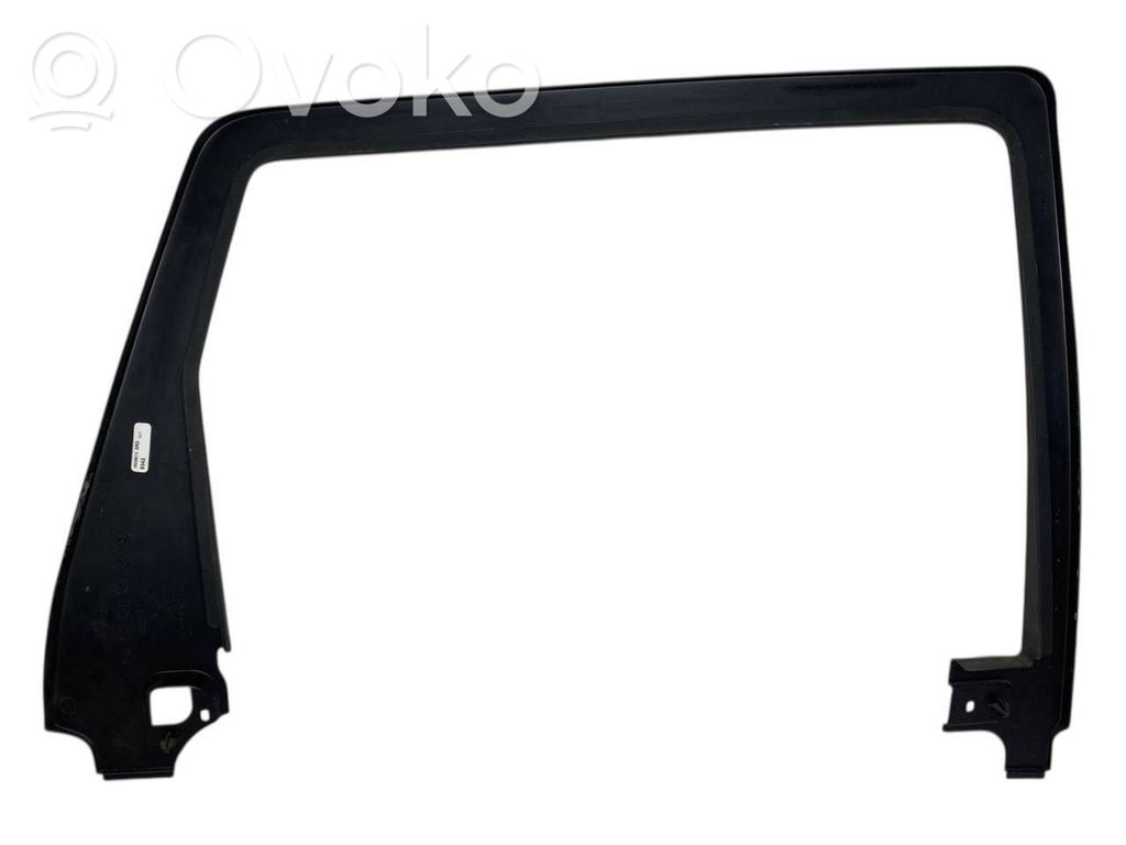 Aizmugurē durvju stikla apdare