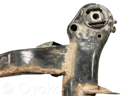 Pusrāmis aizmugurējais / priekšējais