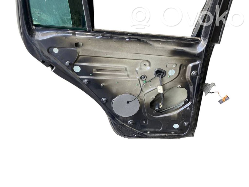 Aizmugurējās durvis