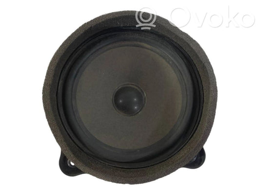 Динамик(и) в передней двери