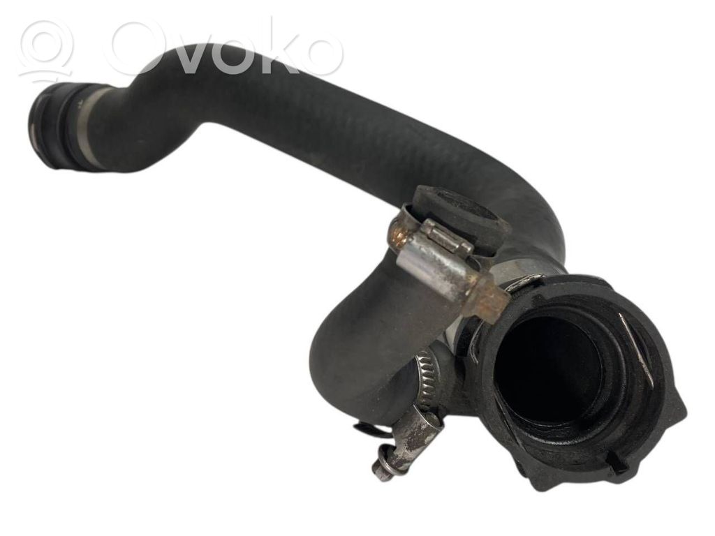 Caurulīte (-es) / šļūtene (-es)