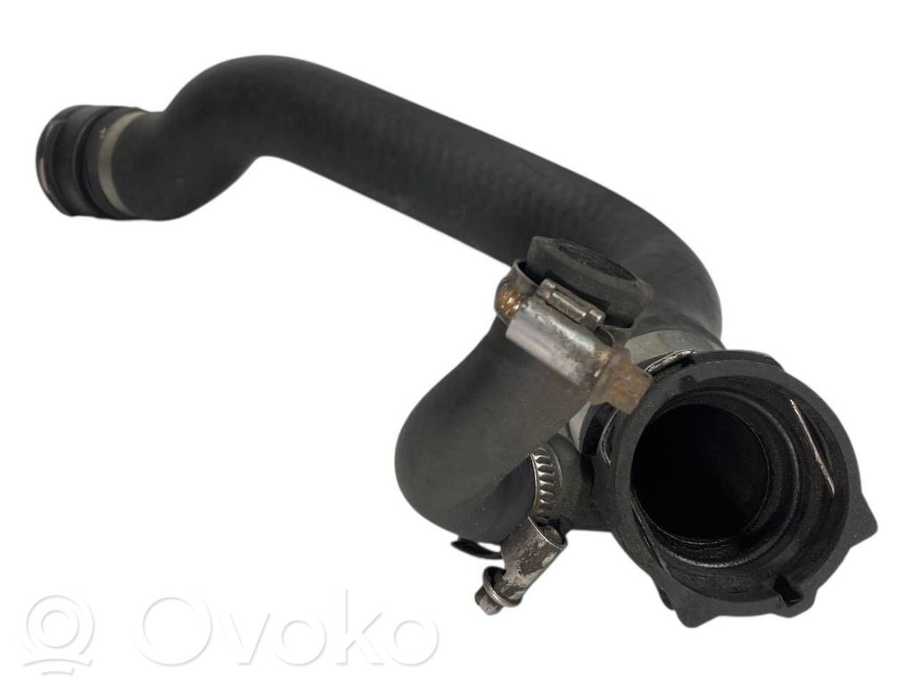 Caurulīte (-es) / šļūtene (-es)