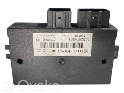 Piekabes āķa vadības bloks