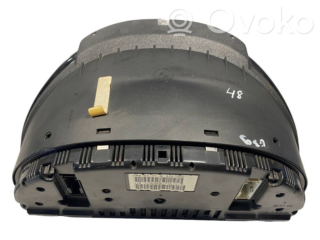Speedometer (in the instrument panel)