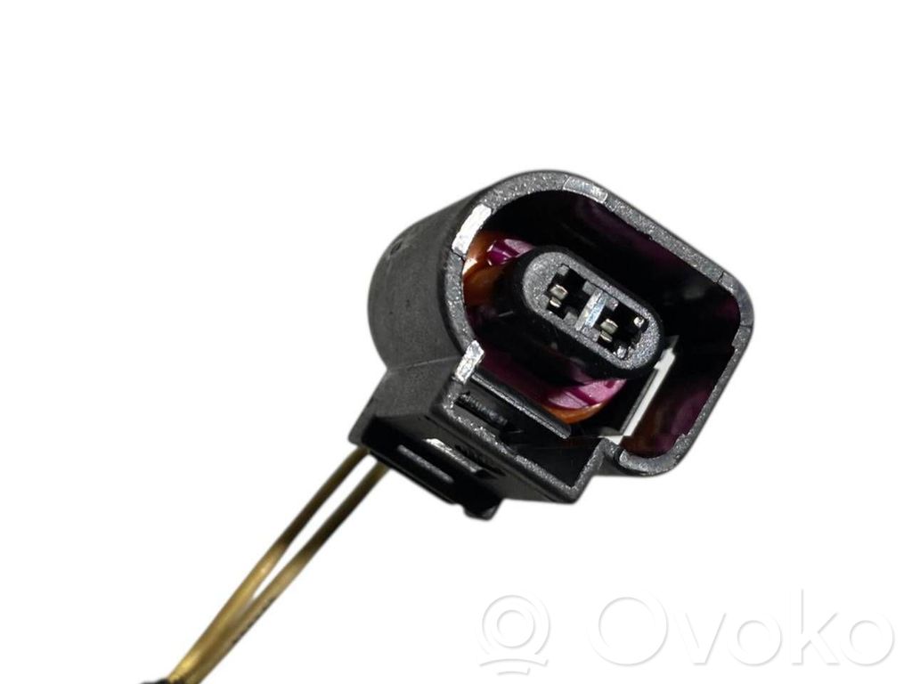 Aizmugurējo durvju vadu instalācija
