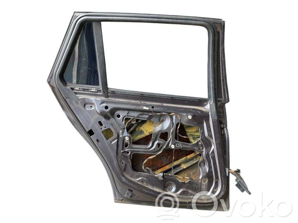 Aizmugurējās durvis