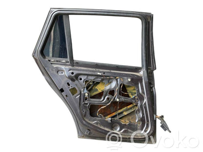 Aizmugurējās durvis