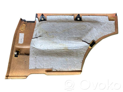 Apšuvums aizmugurējām durvīm