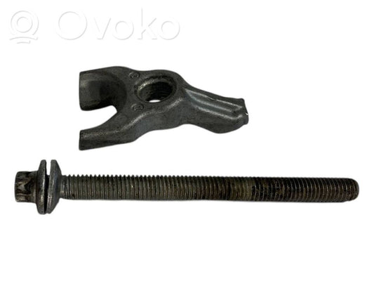 Nozzle holder/shoulder