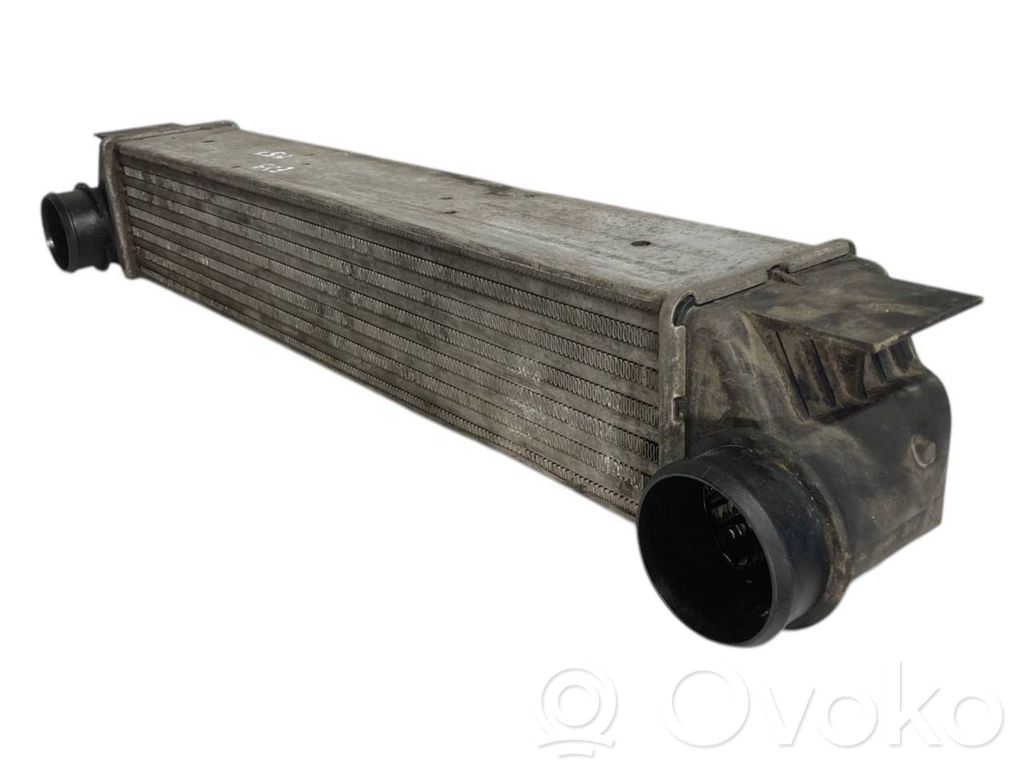 Starpdzesētāja radiators