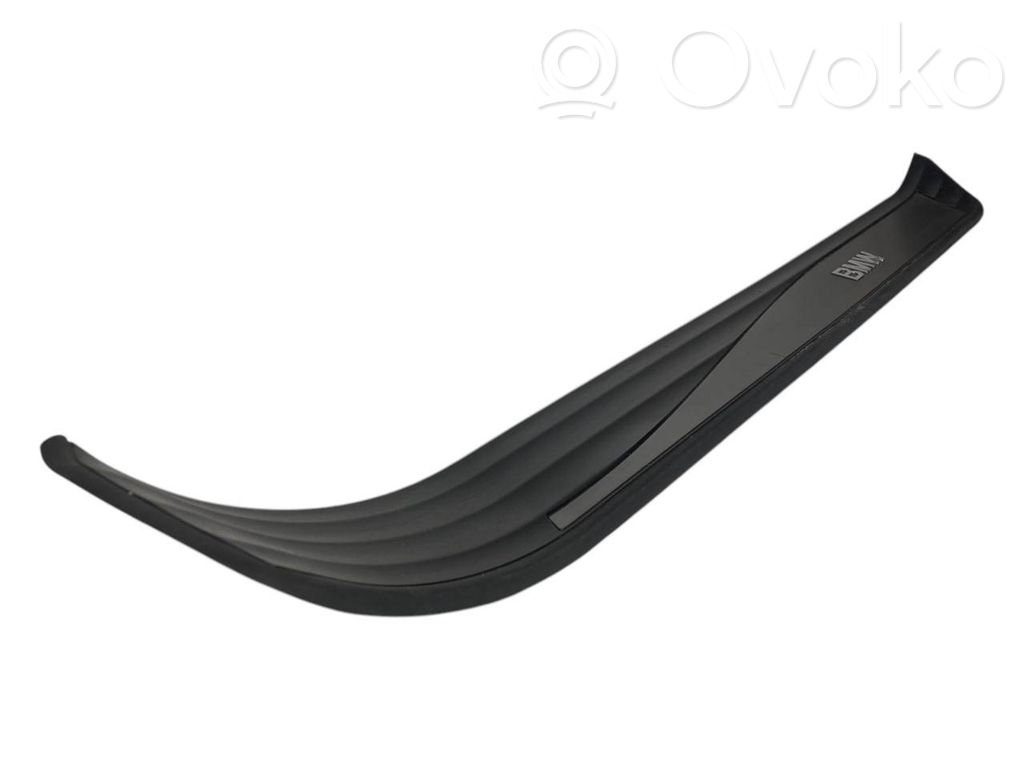 Priekšējā sliekšņa dekoratīvā apdare (iekšējā)