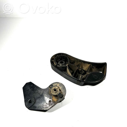 Dzinēja pārsega attaisīšanas rokturītis