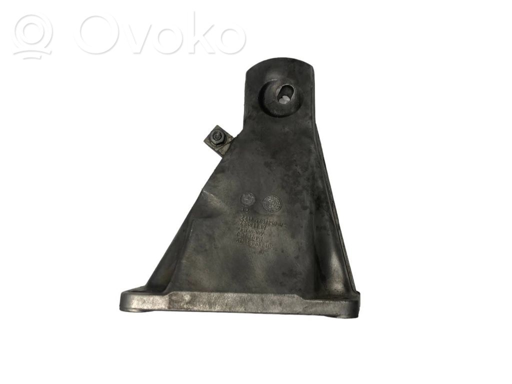 Engine mounting bracket