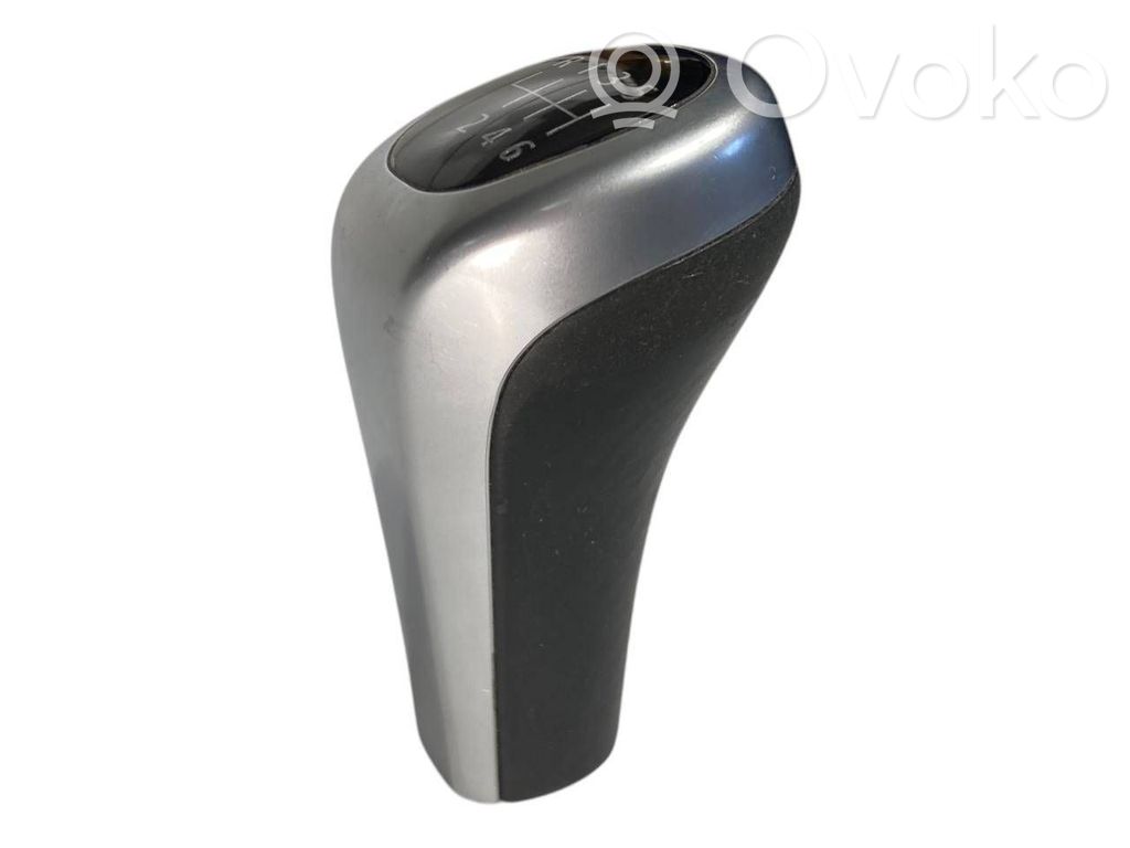 Ātrumu pārslēgšanas sviras dekoratīvā apdare (āda, uzgalis)