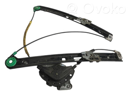 Priekšpusē elektriskā loga pacelšanas mehānisma komplekts