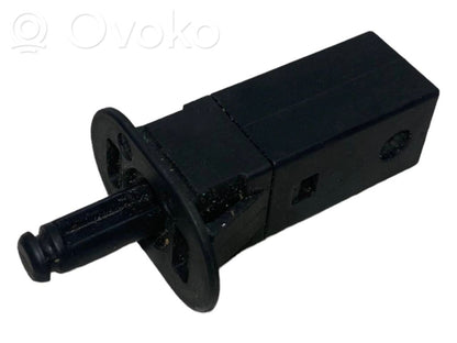 Degvielas tvertnes atvēršanas slēdzis