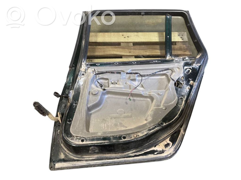 Aizmugurējās durvis