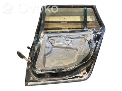 Aizmugurējās durvis