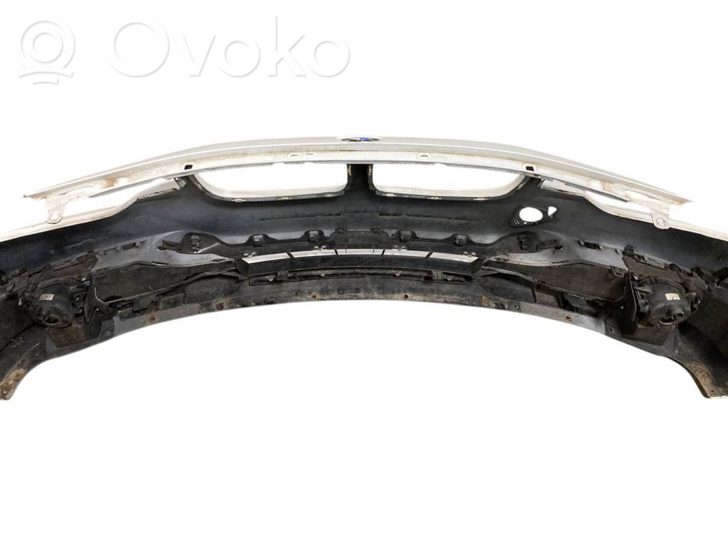 Передний бампер