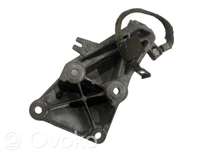 Dzinēja nostiprināšanas stiprinājums-kronšteins