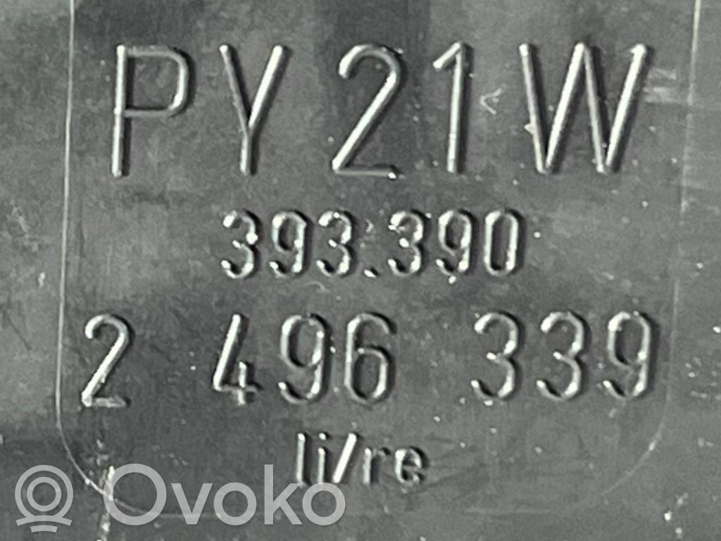 Задний фонарь в кузове