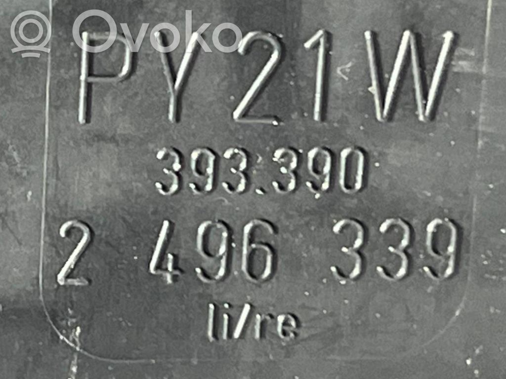 Aizmugurējais lukturis virsbūvē
