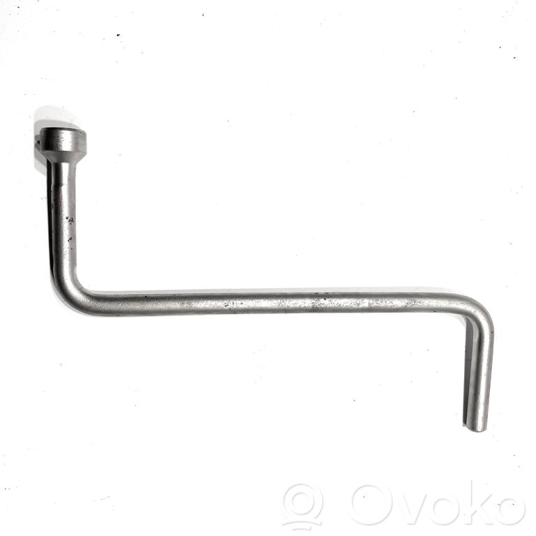 Riteņu uzgriežņatslēga