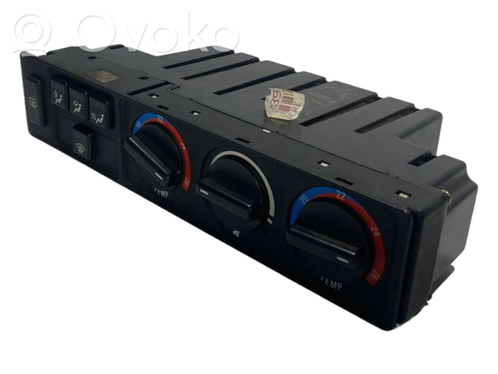 Air conditioning / climate control / interior heating control unit (in the passenger compartment)